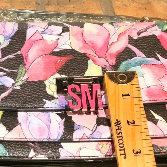 Steve Madden Floral Crossbody Clutch - Picture 6 of 9